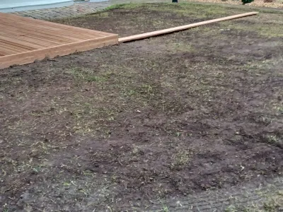 Terrain nu et préparé pour l’installation de gazon ou aménagement paysager